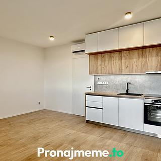 Pronájem bytu 1+kk a garsoniéry 34 m² Znojmo, Vídeňská třída