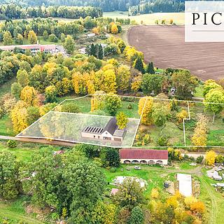 Prodej stavební parcely 3 010 m² Lipová