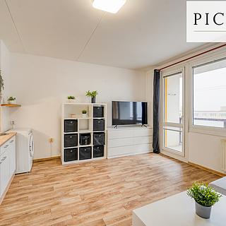 Prodej bytu 1+kk a garsoniéry 35 m² Plzeň Bolevec, Sokolovská
