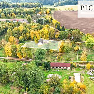 Prodej stavební parcely 2 353 m² Lipová