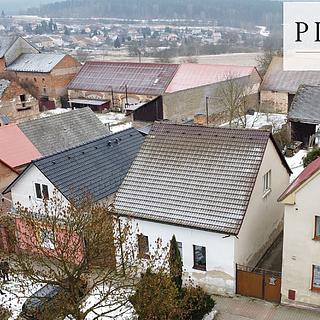 Prodej rodinného domu 70 m² Lužná, Masarykovo nám.