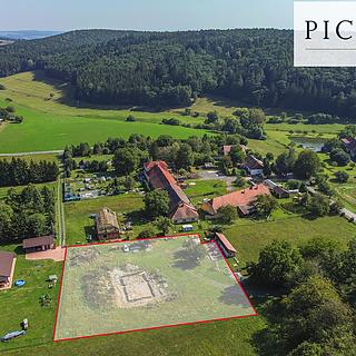 Prodej stavební parcely 3 666 m² Dražeň