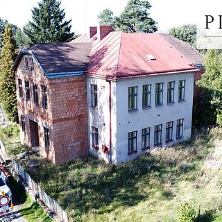 Prodej hotelu a penzionu 940 m² Klokočov