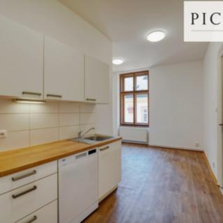 Pronájem bytu 3+1 82 m² Plzeň Vnitřní Město, Bezručova