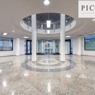 Pronájem obchodu 1000 m² Plzeň