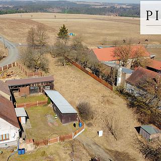 Prodej stavební parcely 934 m² Planá