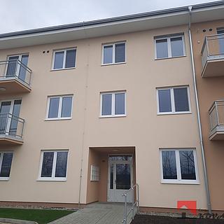 Pronájem bytu 2+kk 38 m² Kralupy nad Vltavou Minice, Souběžná