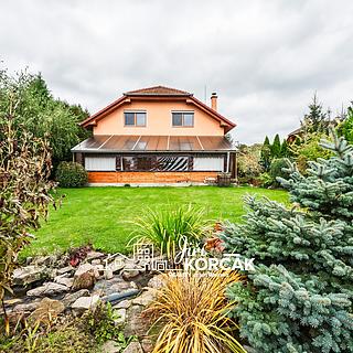 Prodej rodinného domu, 240m²