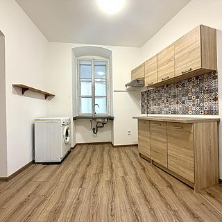 Pronájem bytu 2+1 50 m² Tachov, Husitská