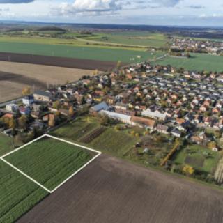 Prodej stavební parcely 1400 m² Nová Ves I