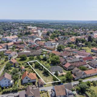 Prodej stavební parcely 868 m² Týnec nad Labem