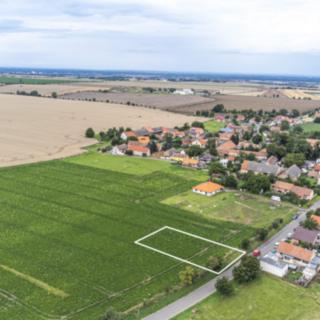 Prodej stavební parcely 1000 m² Břežany I