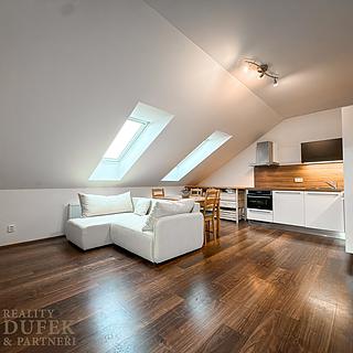 Pronájem bytu 2+kk 51 m&sup2; Mukařov