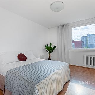 Pronájem bytu 3+1 76 m&sup2; Praha