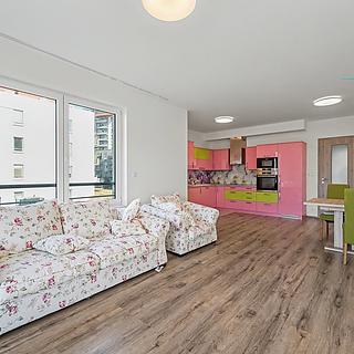 Pronájem bytu 3+kk 89 m² Praha Letňany, Štanderova