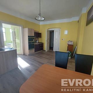 Pronájem bytu 2+kk 53 m² Mšeno
