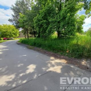 Prodej stavební parcely 1 073 m² Okrouhlo