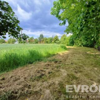 Prodej stavební parcely 1 073 m² Okrouhlo