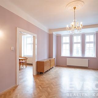 Prodej bytu 4+1 101 m² Praha