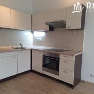 Pronájem bytu 1+kk a garsoniéry 30 m² Meziboří, nám. 8. května