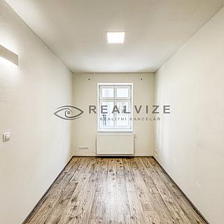 Pronájem bytu 1+kk a garsoniéry 27 m² České Budějovice 1, Kněžská
