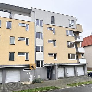 Pronájem bytu 2+kk 65 m&sup2; Kroměříž
