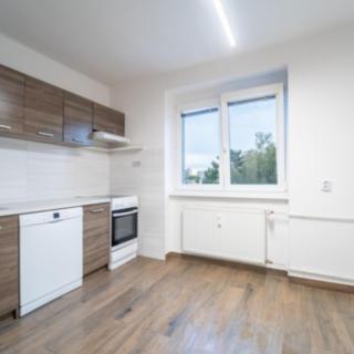 Pronájem bytu 3+1 54 m² Chvaletice, Obránců míru