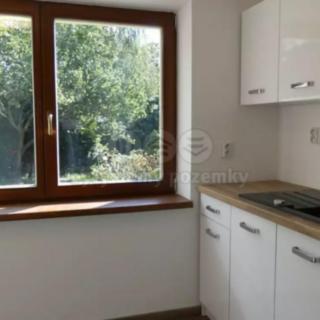 Prodej bytu 3+1 72 m² Týnec nad Labem, Masarykovo náměstí