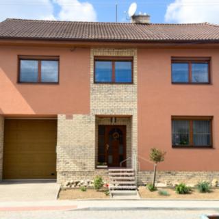 Prodej rodinného domu 270 m² Šardice