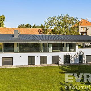 Prodej rodinného domu 338 m² Vyšehněvice