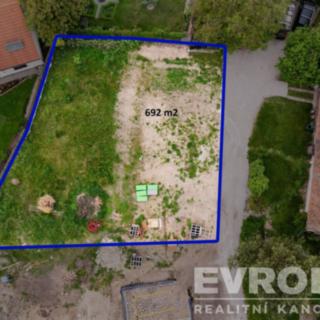 Prodej stavební parcely, 692m²