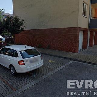 Prodej parkovacího místa 13 m² Hradec Králové