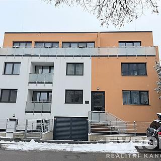 Pronájem bytu 2+kk 69 m² Hradec Králové Pražské Předměstí, Bohuslava Martinů