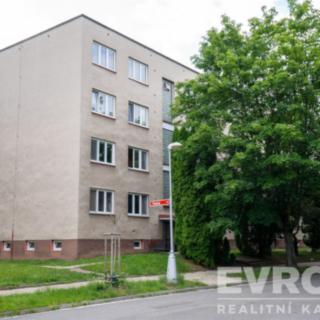 Pronájem bytu 3+1 70 m² Hradec Králové Nový, Fučíkova