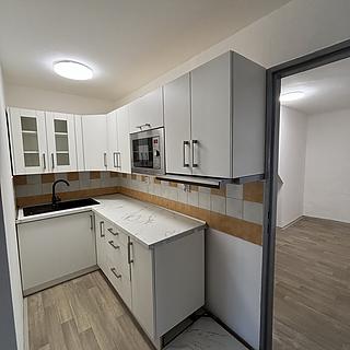 Pronájem bytu 2+1 43 m² Turnov, Výšinka