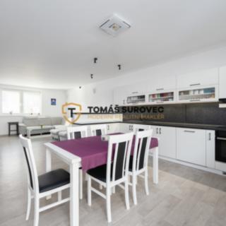 Prodej rodinného domu 277 m² Zlín Louky, K Luhám