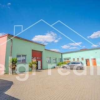 Pronájem skladu 298 m² Hustopeče