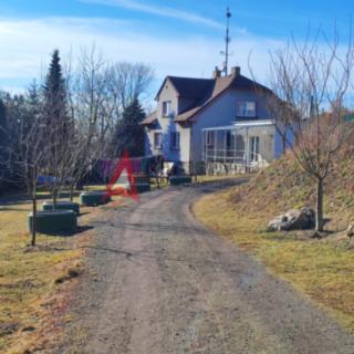 Prodej rodinného domu 280 m² Zlátenka