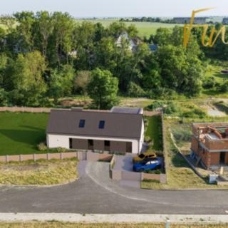Prodej stavební parcely 1360 m² Martiněves