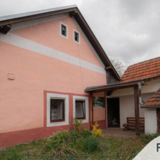 Prodej rodinného domu 198 m² Nepoměřice