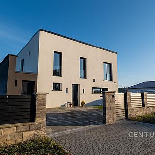 Prodej rodinného domu 162 m&sup2; Zruč-Senec