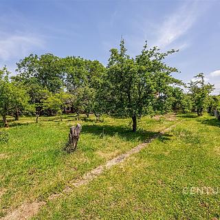 Prodej stavební parcely 1852 m&sup2; Horní Bezděkov