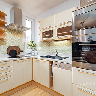 Pronájem bytu 2+kk 50 m² Praha