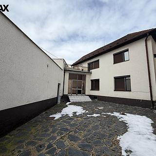 Prodej bytu 3+1 90 m² Komňa