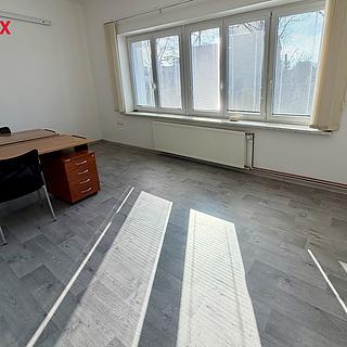 Pronájem kanceláře 24 m² Uherské Hradiště, Stojanova