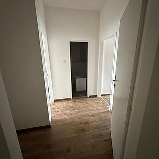 Pronájem bytu 2+kk 58 m² Chomutov, 28. října