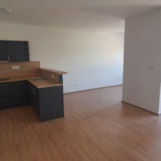 Prodej bytu 1+kk a garsoniéry 53 m² Lomnice nad Popelkou, Husovo náměstí