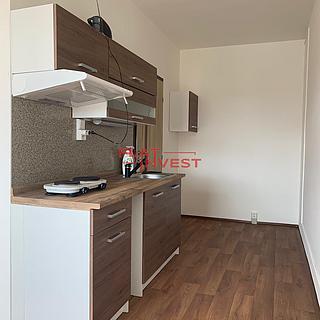 Pronájem bytu 1+kk a garsoniéry 33 m² Jablonec nad Nisou, Na Vršku
