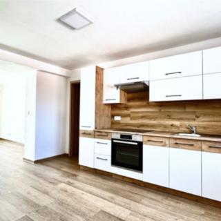 Pronájem bytu 2+1 55 m² Hodonín, Křičkova