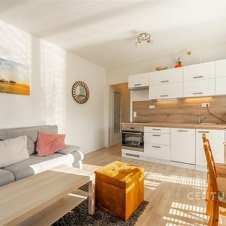 Pronájem bytu 2+kk 37 m&sup2; Praha